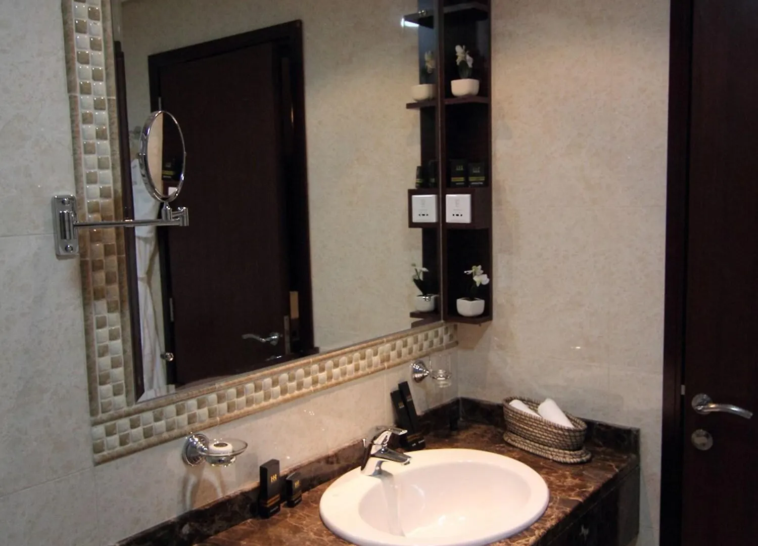 *** מלון דירות דובאי Home To Home Apartments איחוד האמירויות הערביות