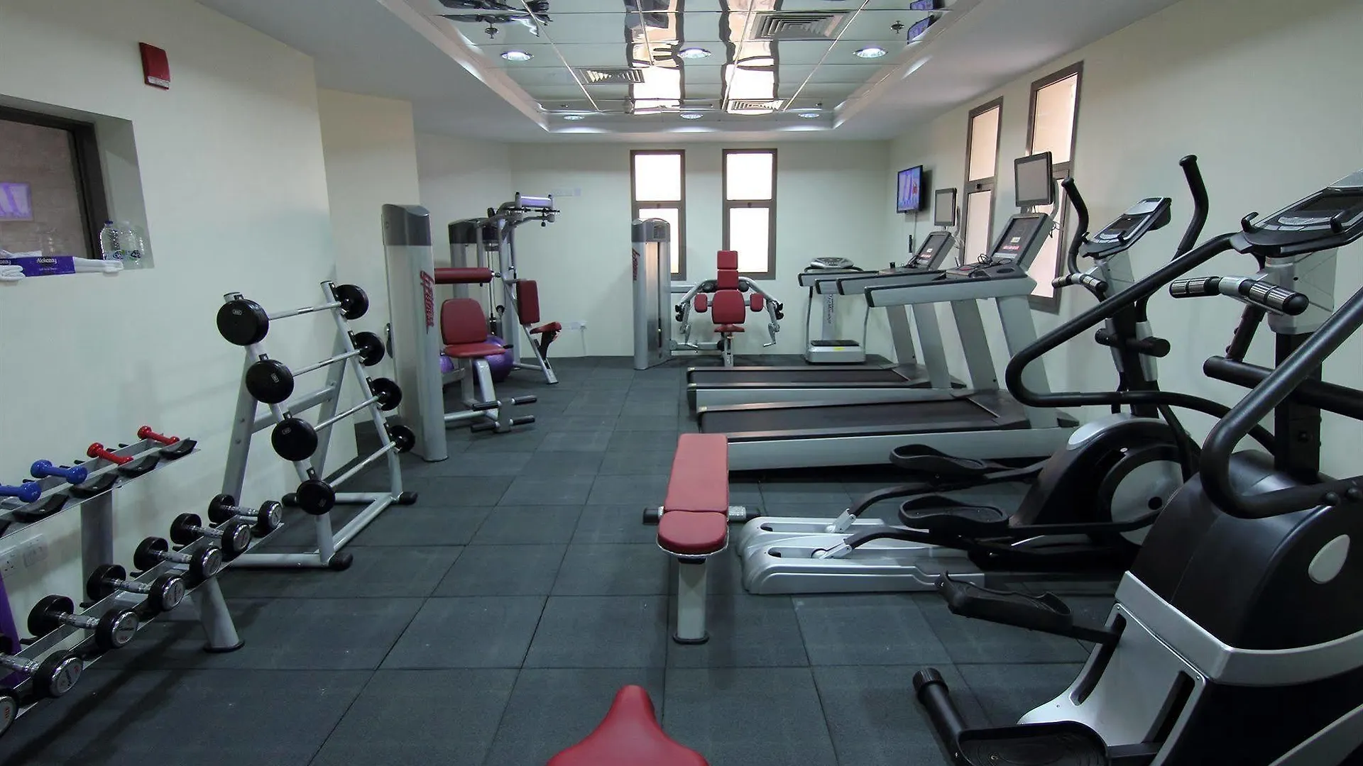 דובאי Home To Home Apartments מלון דירות